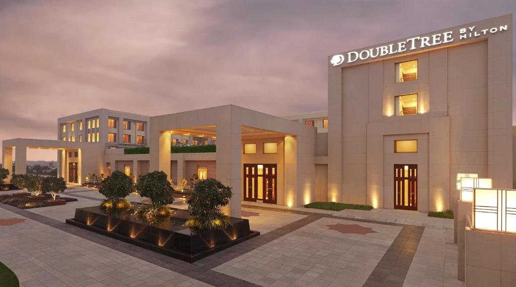DoubleTree by Hilton Hotel Agra
